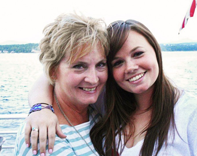 Photo of Emily and her daughter.